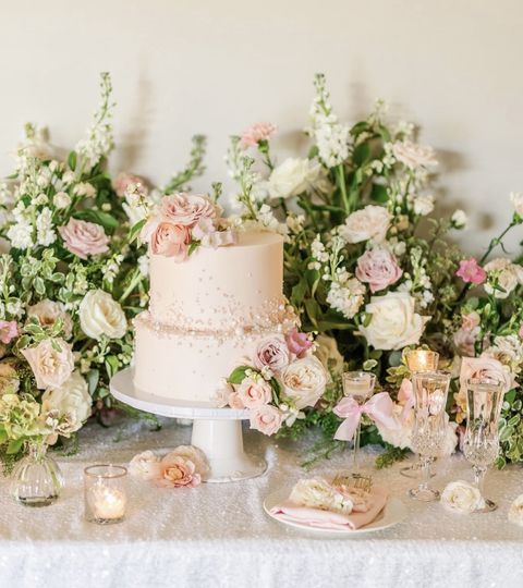 Velvet Whisk Cake Studio