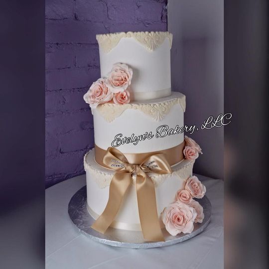 Evelyns Bakery