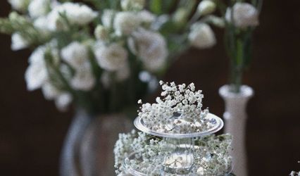 Pebbles & Petals