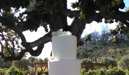 Michele's Corner Wedding Cakes
