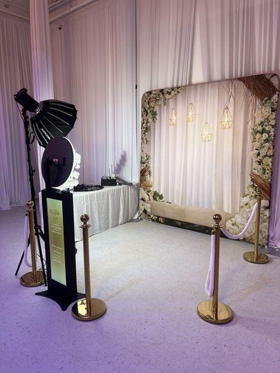 Luminous Ultimate Xperience by Luminous 360 Booth