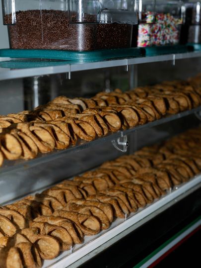 D'Amico & Sons Pastry Cart