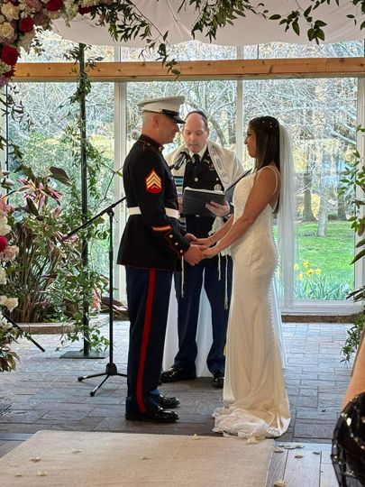 Rabbi officiant
