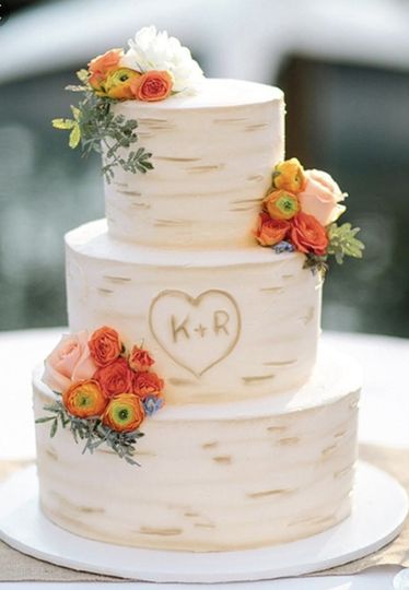 AK's Cakes and Cupcakes