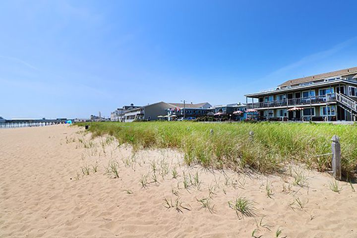 Skylark Beach Inn