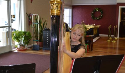 Annie Clark Harpist