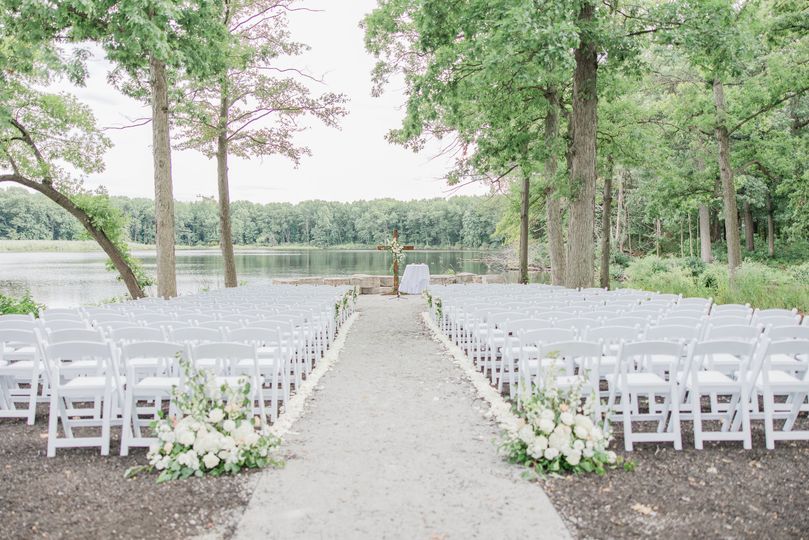 THE ALLURE ON THE LAKE