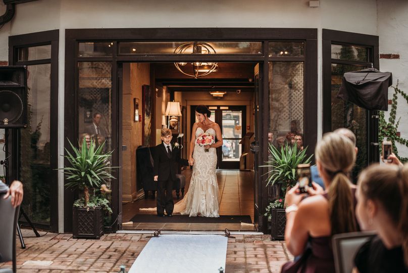 Seven Gables Inn