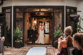 Seven Gables Inn