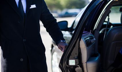 LeChic Transport & Limo Services LLC