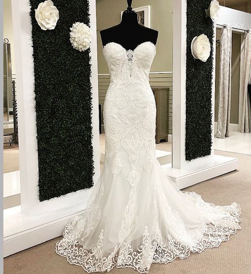New York Bride Co Dress Attire Syracuse Ny Weddingwire