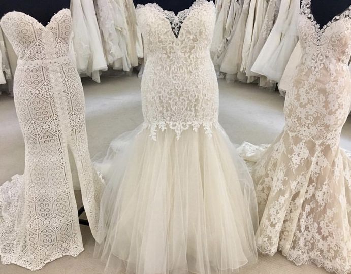 New York Bride Co Dress Attire Syracuse Ny Weddingwire