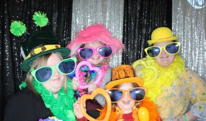 Ritzy Glitzy Photobooth