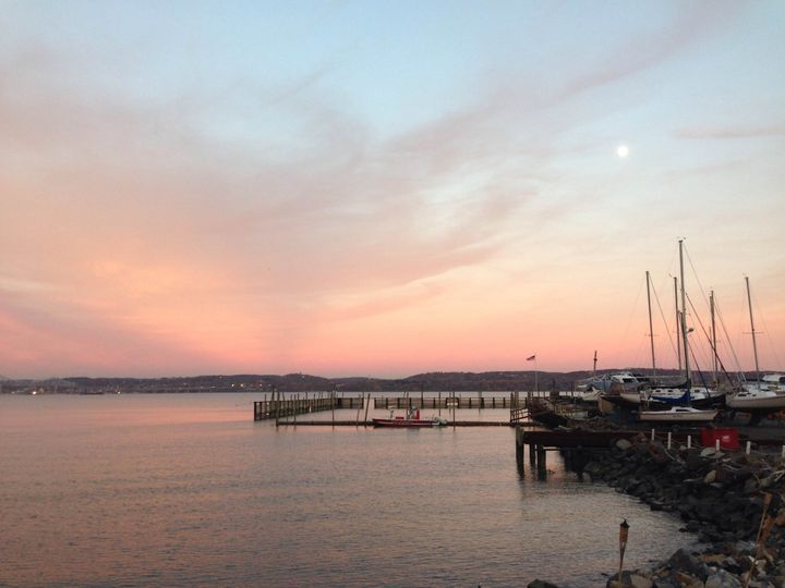Pier 701 Restaurant & Bar