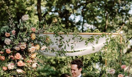Mr. & Mrs. Chuppah LLC