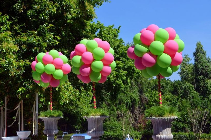 A Family Of'Air Balloon Decoration Service