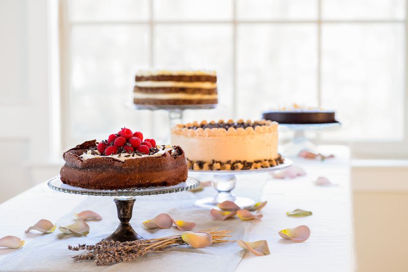 treat cakes & confections