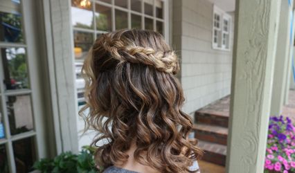 Aura Salon & Style Bar