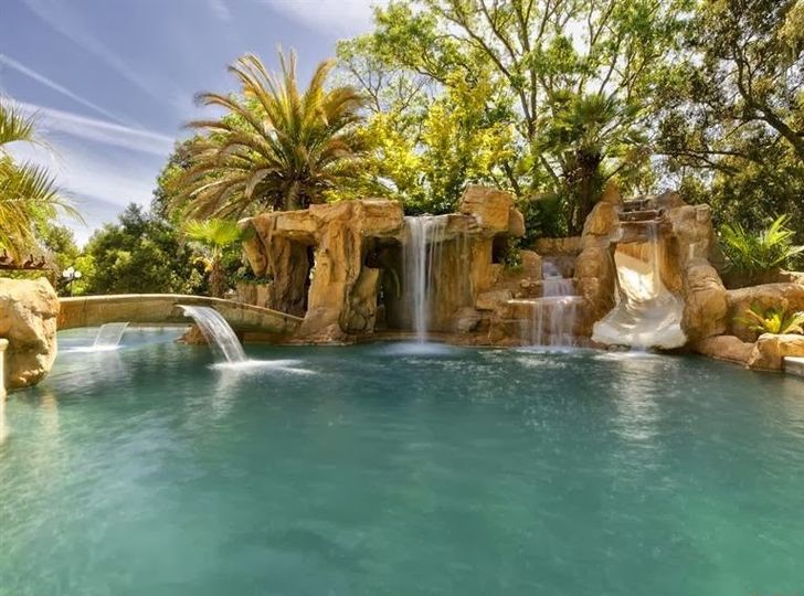 Tropical Swimming Oasis