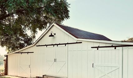 The White Barn at The Shenandoah Farmhouse