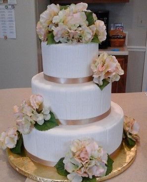 Wanda S Cake Decorating Wedding Cake Centreville Va Weddingwire