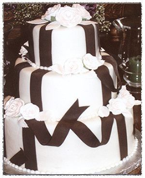 Wanda S Cake Decorating Wedding Cake Centreville Va Weddingwire