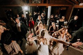 Joyful Entertainment + Photo Booth
