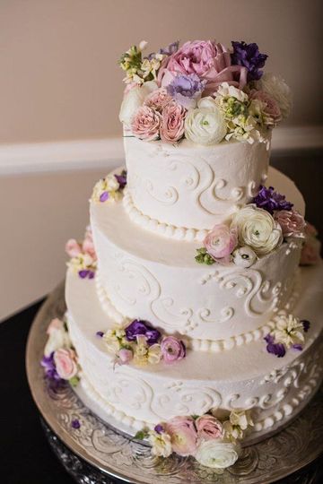 Elliegant Cakes