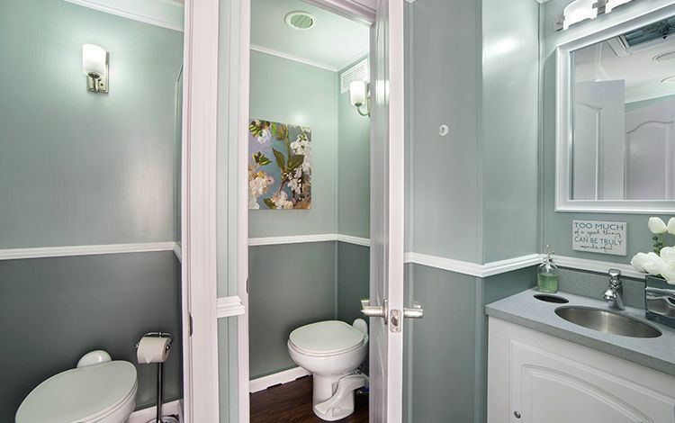 The Oval Office Mobile Luxury Restrooms Inc Event Rentals