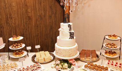 Sugar Petals Custom Cakes