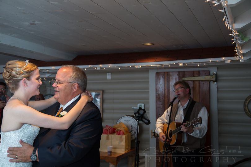 Ben Larsen Sings At Weddings