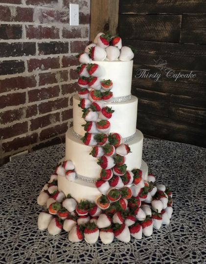 Thirsty Cupcake Custom Cakes Wedding Cake Dallas Tx Weddingwire