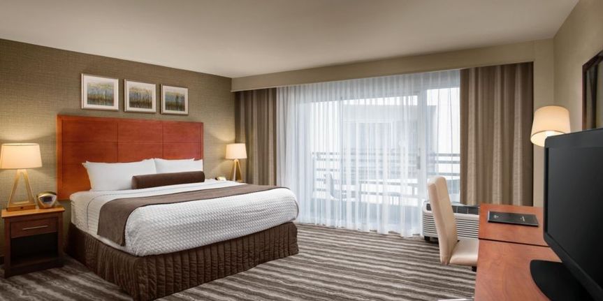 Crowne Plaza Portland-Lake Oswego