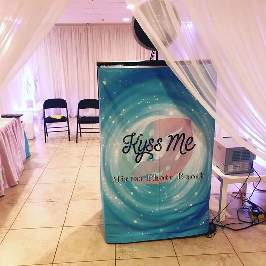 Kyss Me Photo Booth