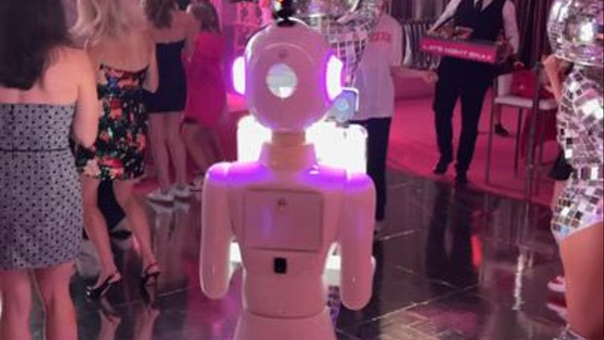 Roaming Robot PhotoBooth!