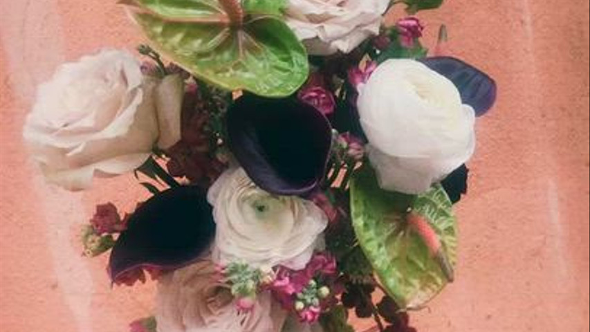 Moody September wedding bouquet 