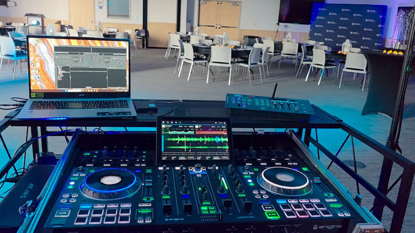 CD Disc Jockeys