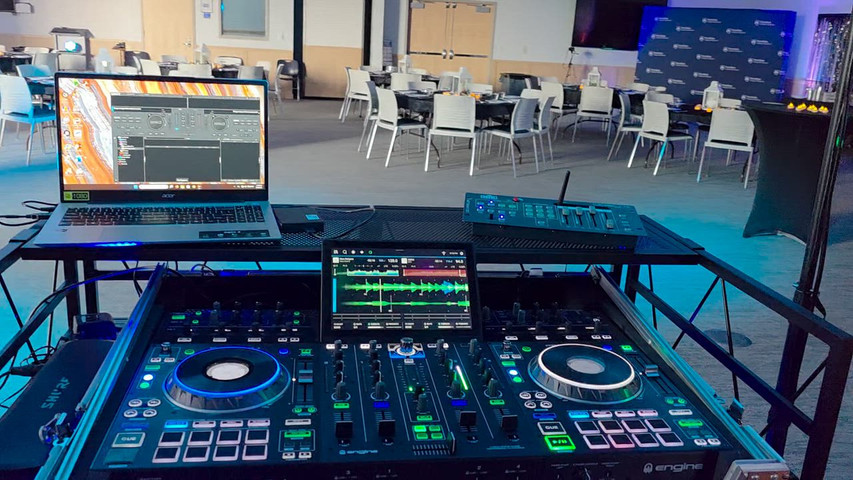 CD Disc Jockeys
