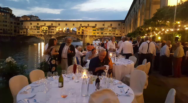 Cena babbi natale 1558627666