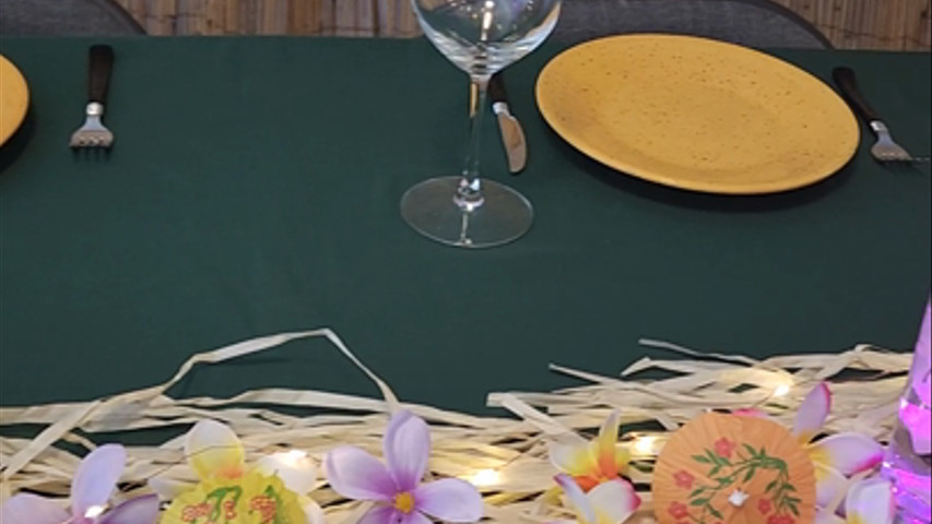 Hawaiian-themed wedding idea