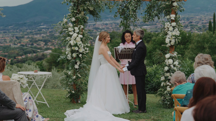 Maddie&Mike - Credits: @liberty.wed @maison_d_eventi_wp