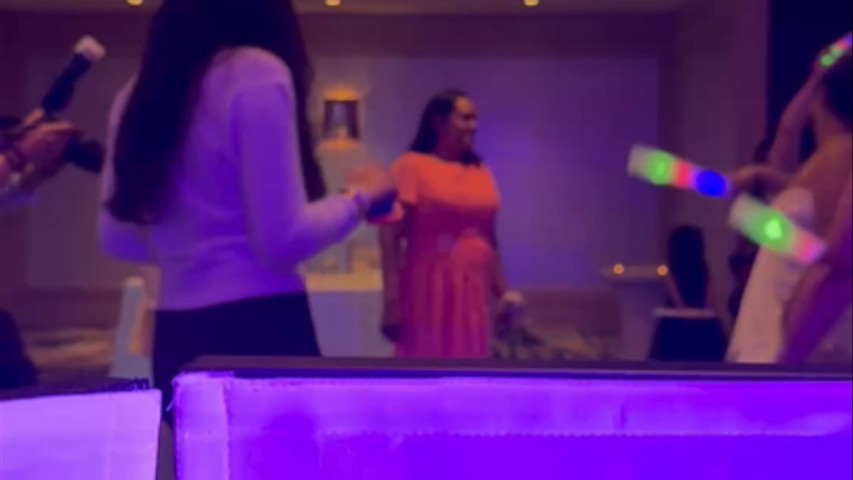 People dancing at the wedding