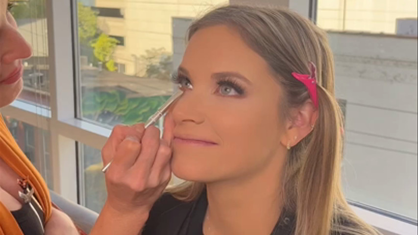 Soft glam bridesmaid