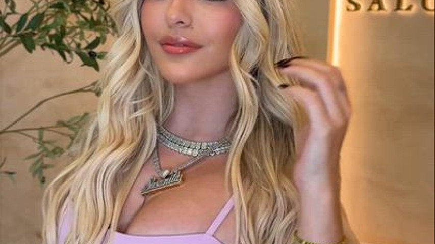 Glamorous Long Waves & Soft Glam Beauty