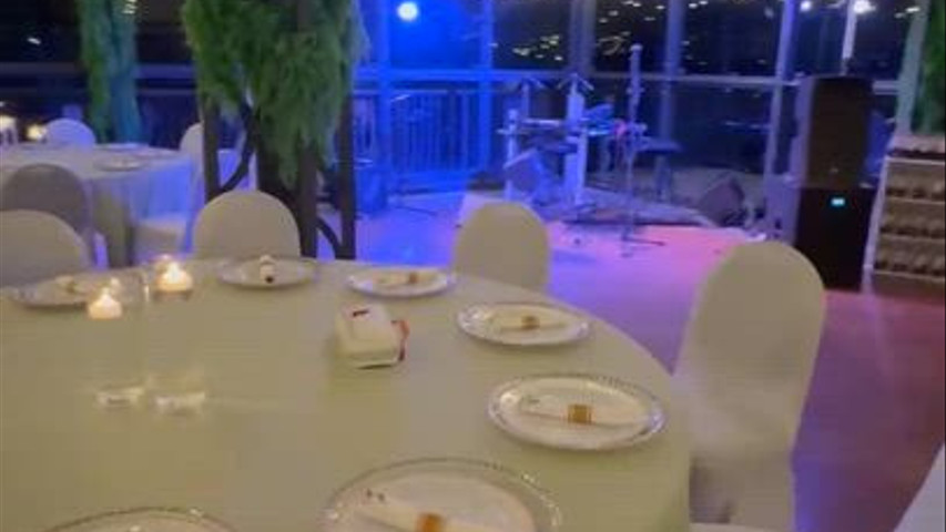 100 Guest count Round tables