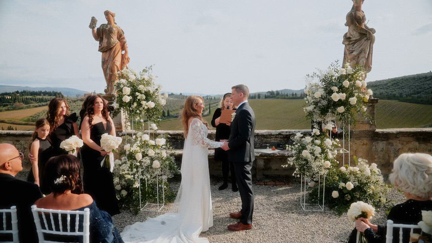 Destination wedding in Tuscany