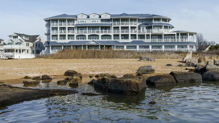 Madison Beach Hotel, Curio Collection by Hilton 