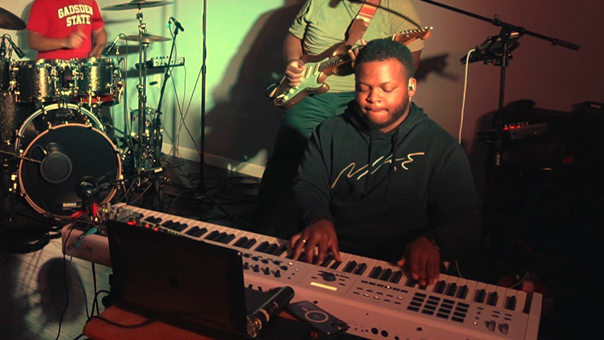 3RD Ave - Everybody Wants to Rule the World (Cover)