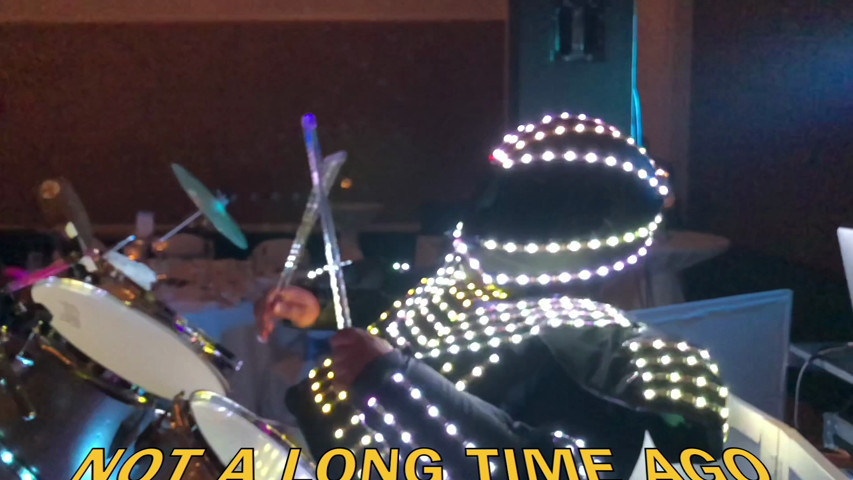 Triton 2019 HORA LOCA LED ROBOT