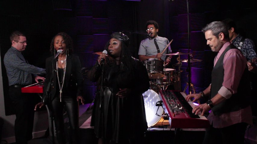 Natural Woman (Aretha Franklin) performed by American Deluxe Band